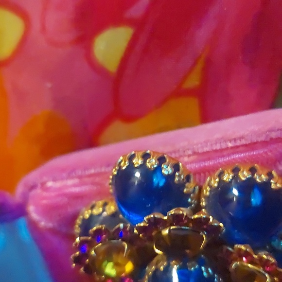 Multi-colored Circle Brooch Vintage Pin - Rhinestones ~1 1/2" Diameter - Pin - Picture 3 of 4